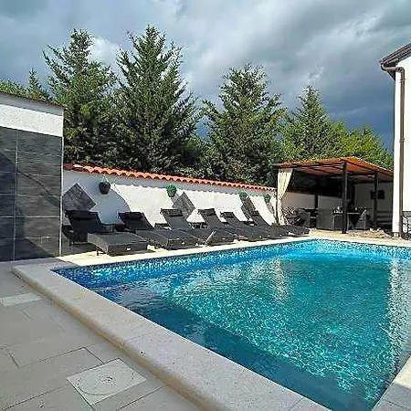 Nada Hotel